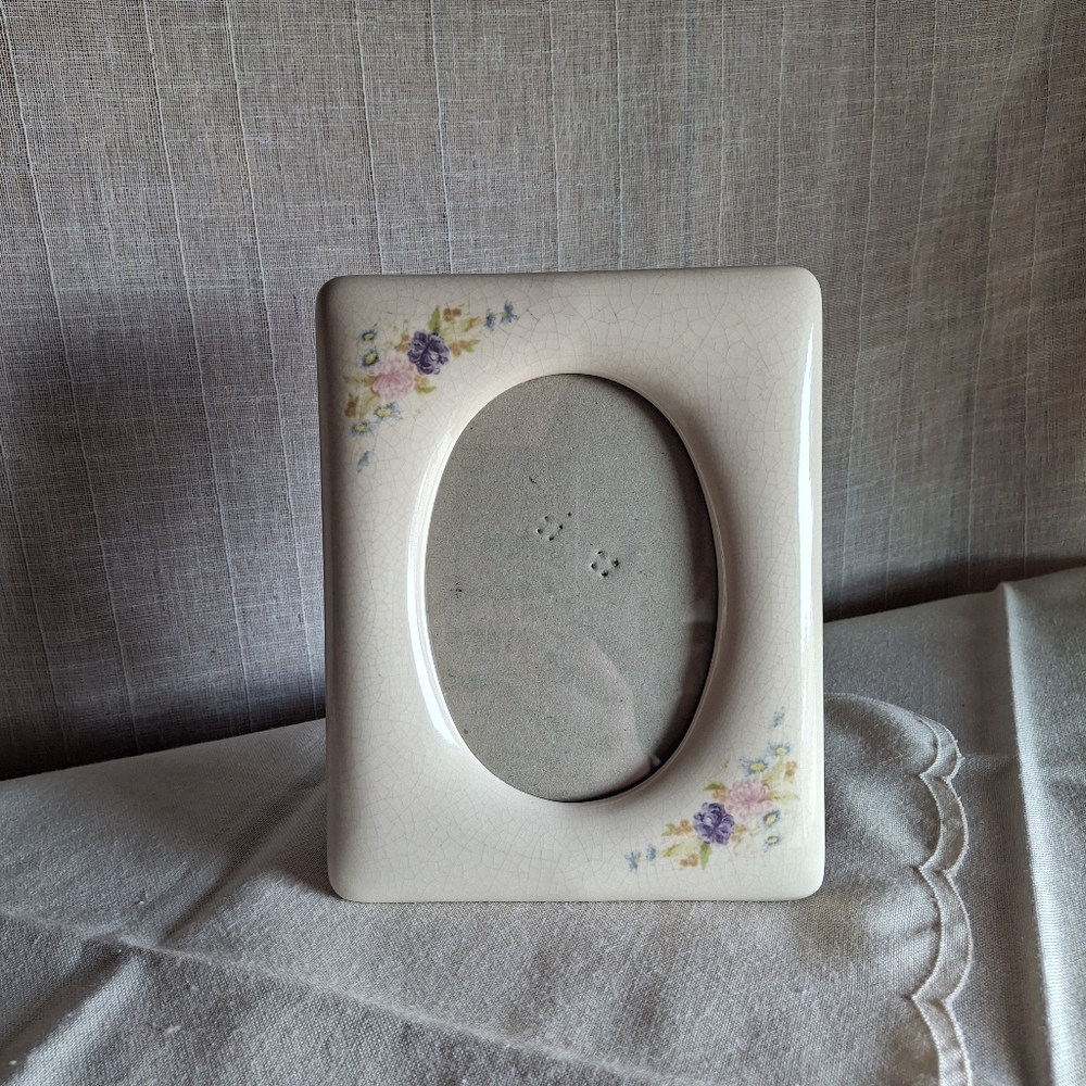 VTG Porcelain Crackle Glazed Cottage Core Oval Photo Frame